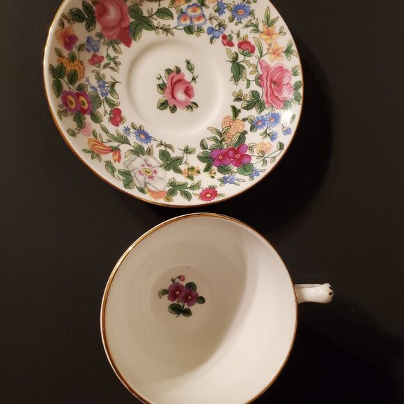 Vintage Crown Staffordshire England Bone China Teacup And Saucer - Picture 3 of 15